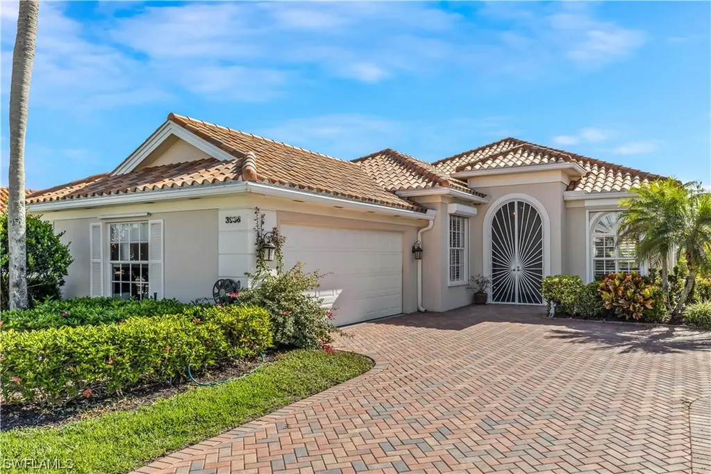 3936 Isla Ciudad Court Naples FL 34109