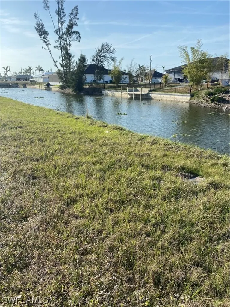 629 SW 13th Street Cape Coral FL 33991