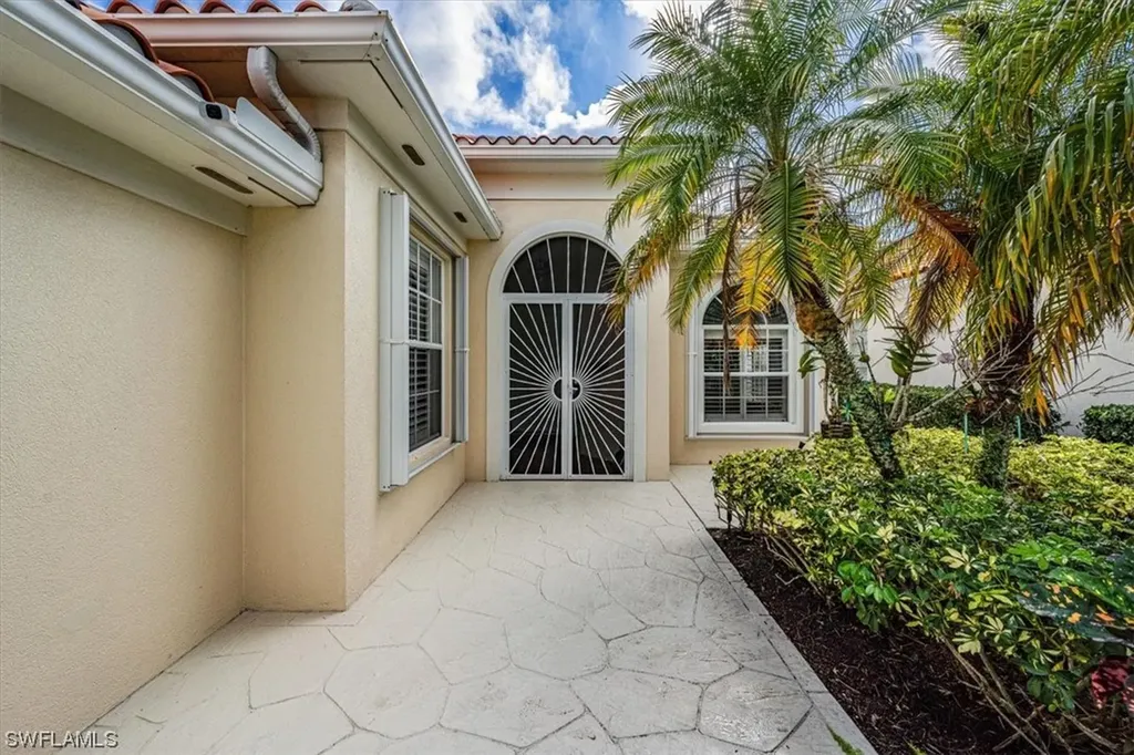 4348 Montalvo Court Naples FL 34109