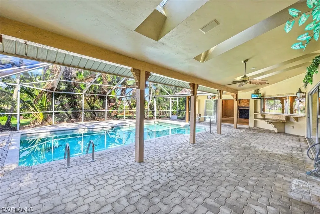 349 Henley Drive Naples FL 34104