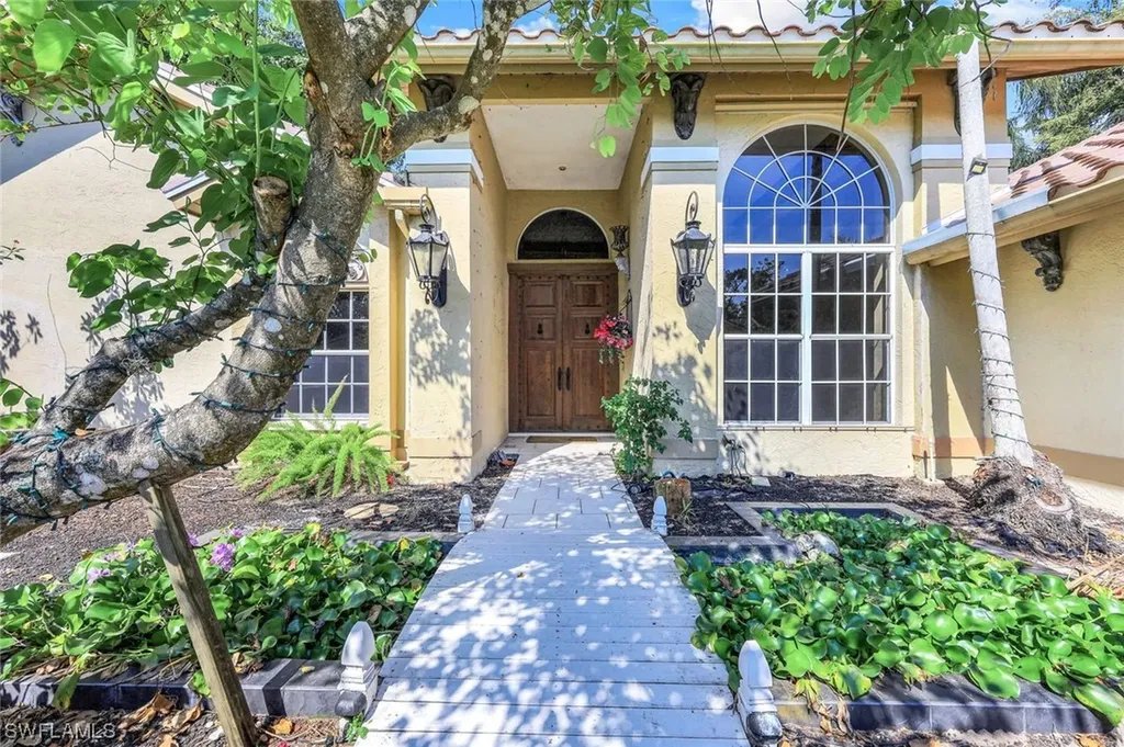 349 Henley Drive Naples FL 34104