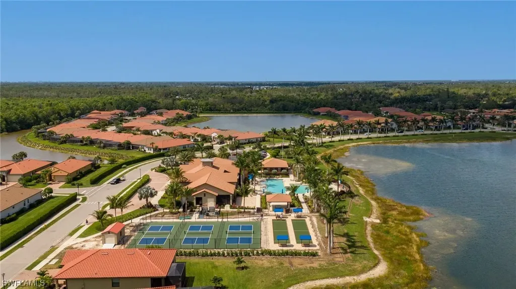 1102 Medan Court S Naples FL 34113