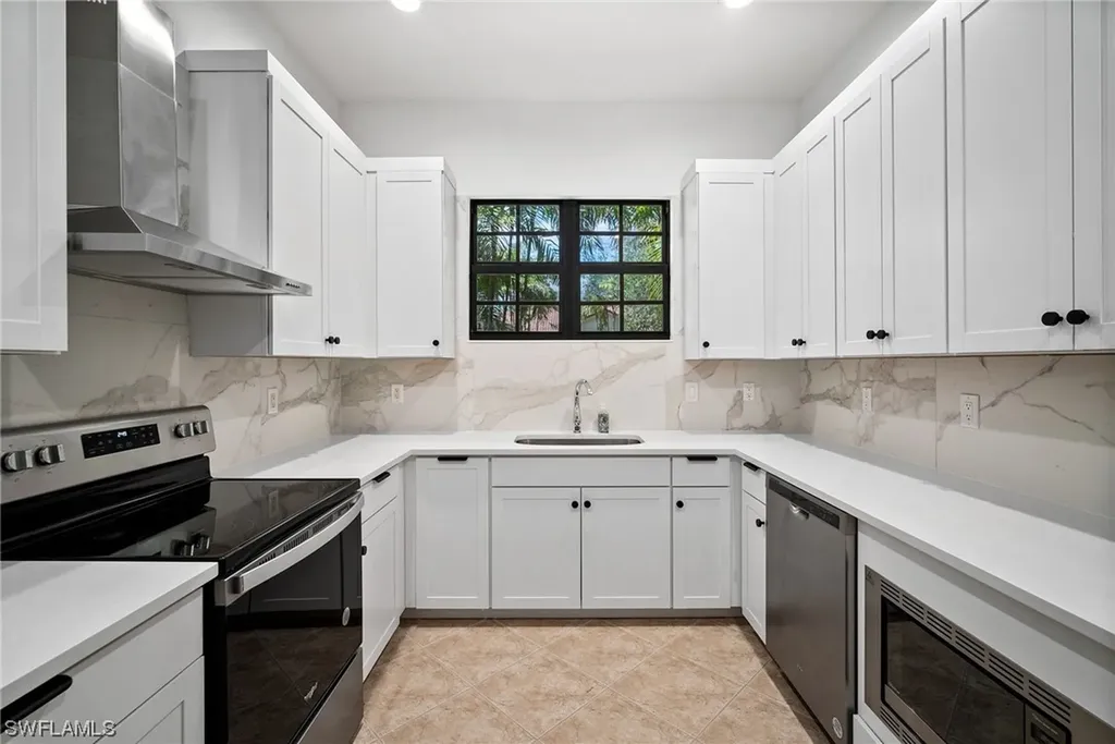1102 Medan Court S Naples FL 34113