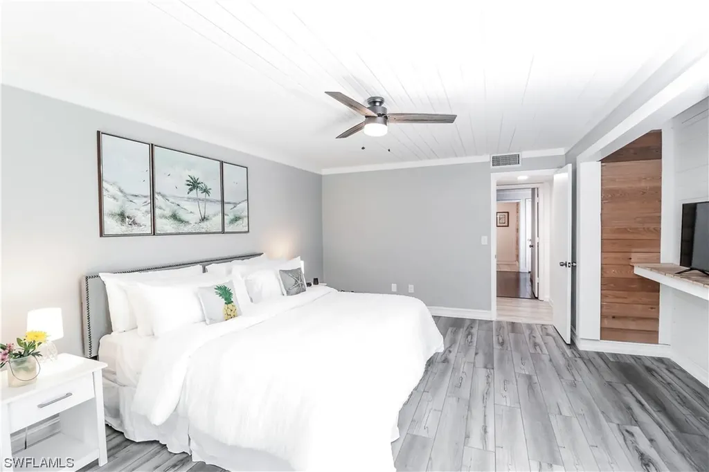 4125 Lakewood Boulevard Naples FL 34112