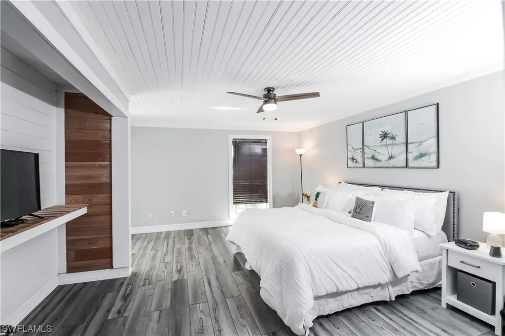 4125 Lakewood Boulevard Naples FL 34112