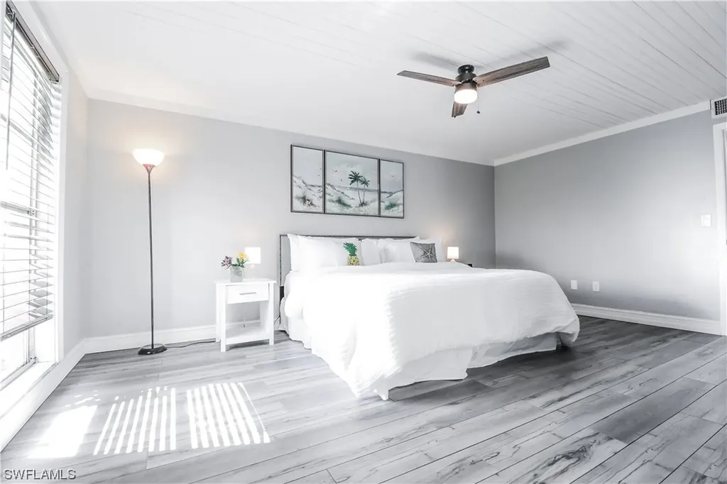 4125 Lakewood Boulevard Naples FL 34112