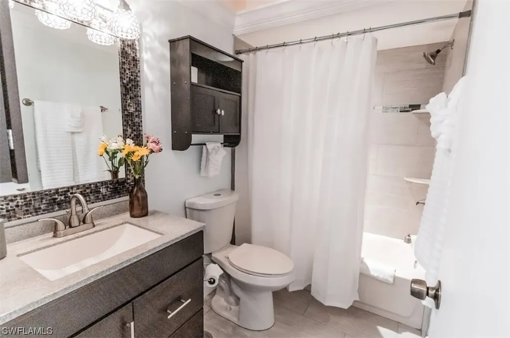 4125 Lakewood Boulevard Naples FL 34112