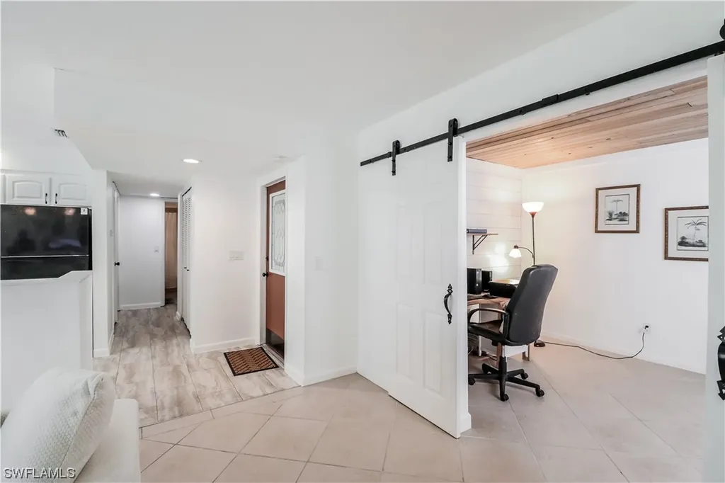4125 Lakewood Boulevard Naples FL 34112