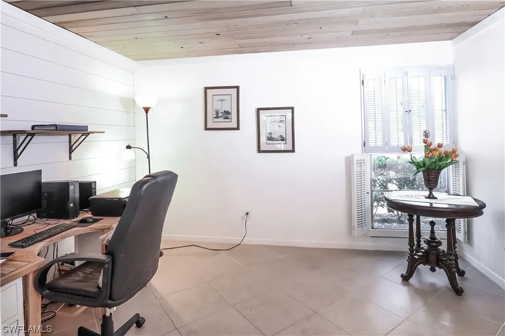 4125 Lakewood Boulevard Naples FL 34112