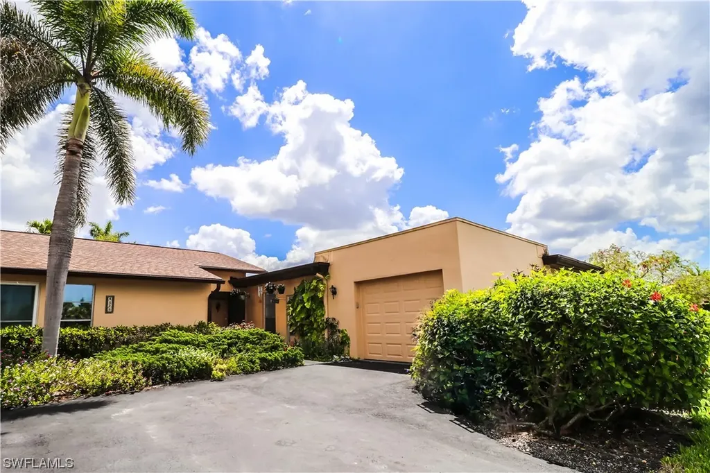 4125 Lakewood Boulevard Naples FL 34112