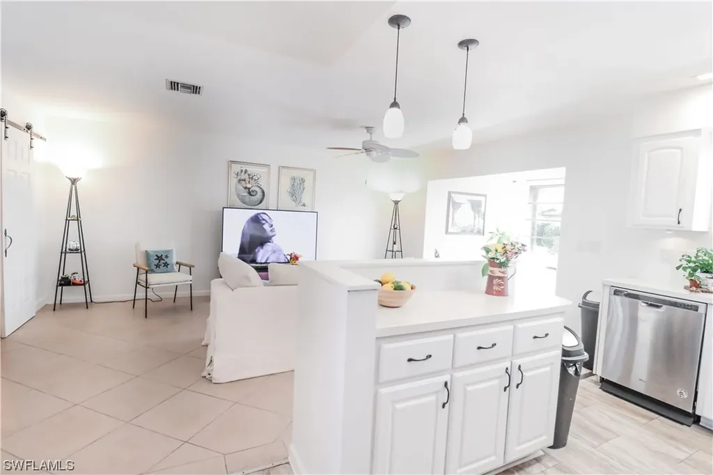 4125 Lakewood Boulevard Naples FL 34112