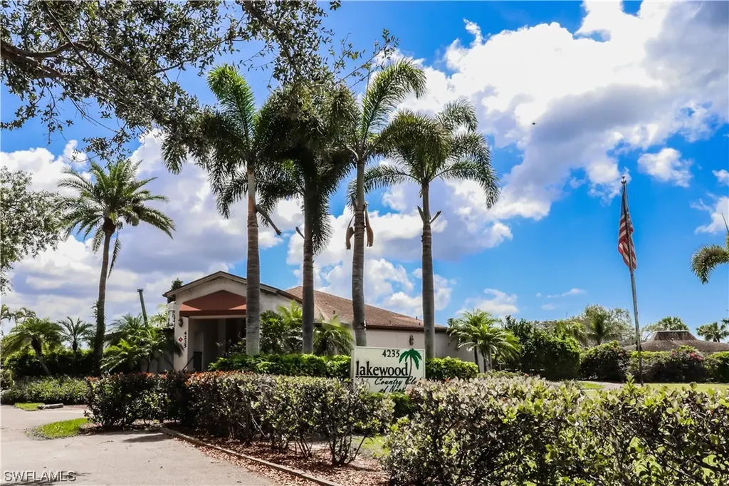 4125 Lakewood Boulevard Naples FL 34112