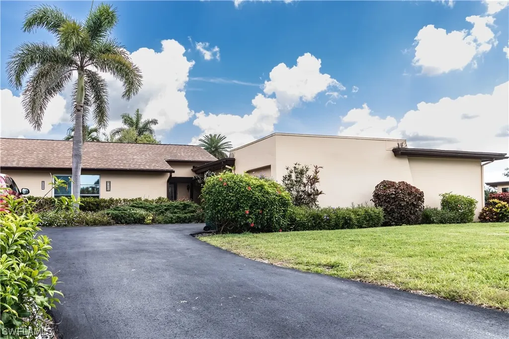 4125 Lakewood Boulevard Naples FL 34112