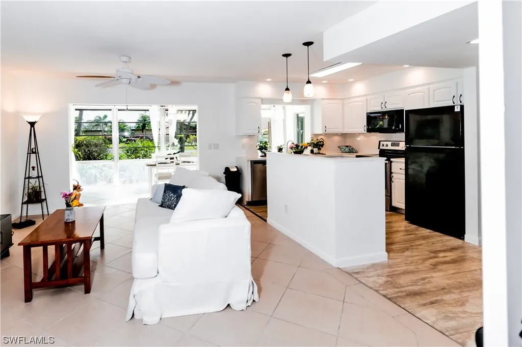 4125 Lakewood Boulevard Naples FL 34112