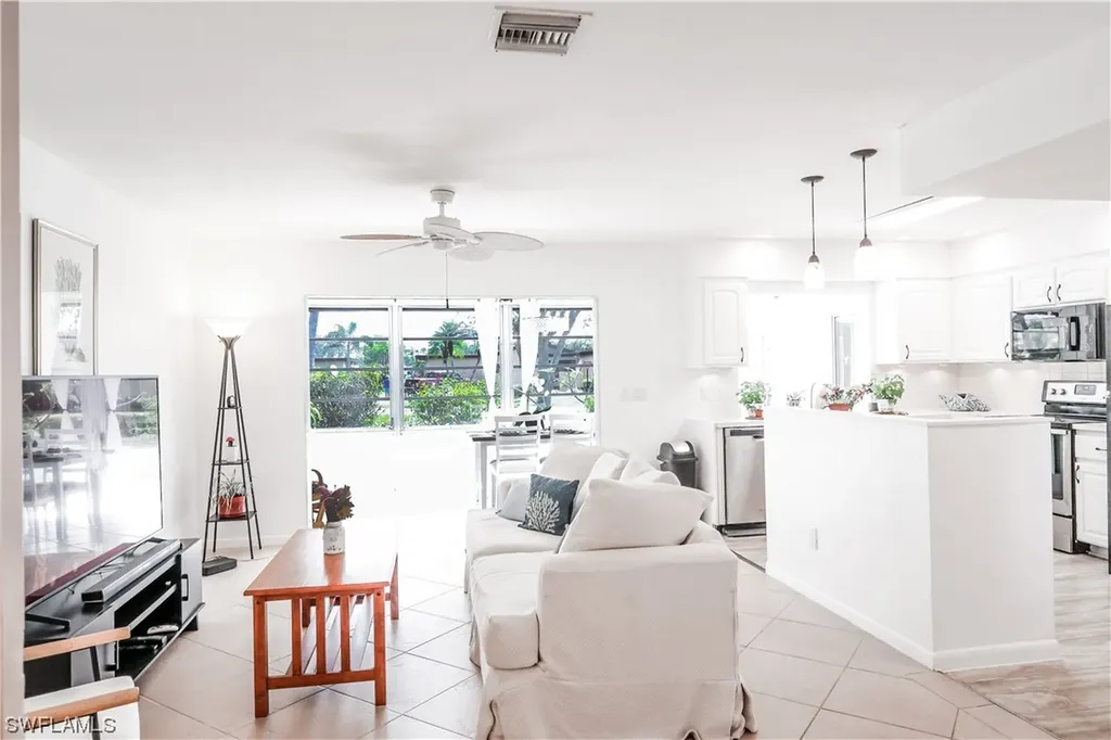4125 Lakewood Boulevard Naples FL 34112