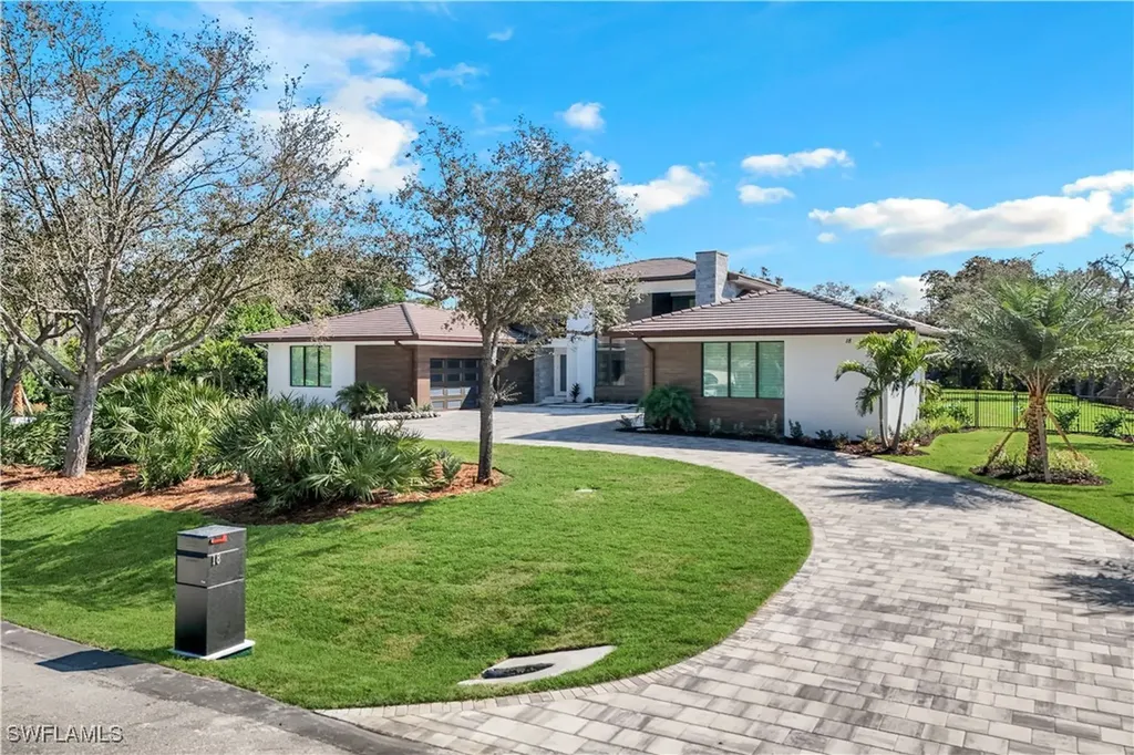 18 Caribbean Road Naples FL 34108