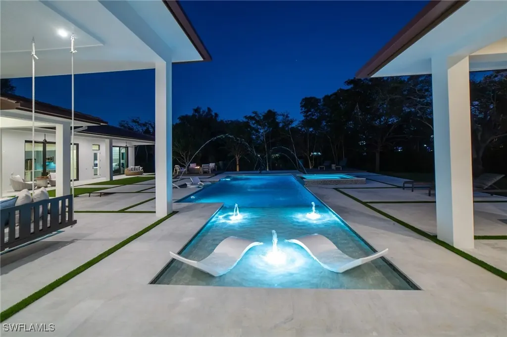 18 Caribbean Road Naples FL 34108