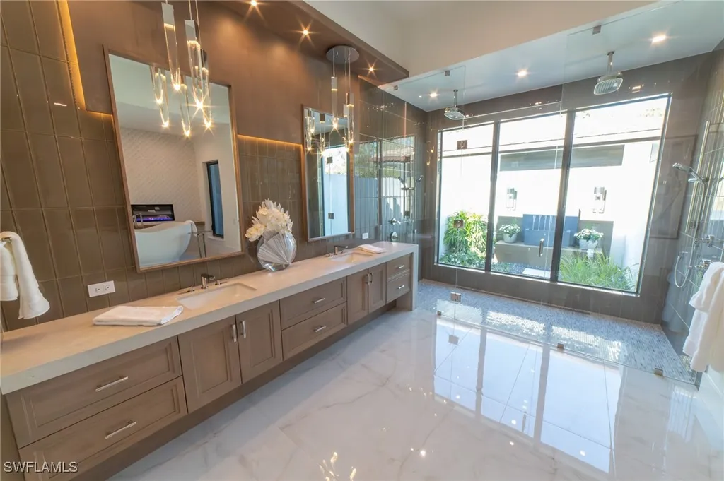 18 Caribbean Road Naples FL 34108