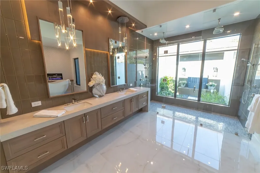 18 Caribbean Road Naples FL 34108