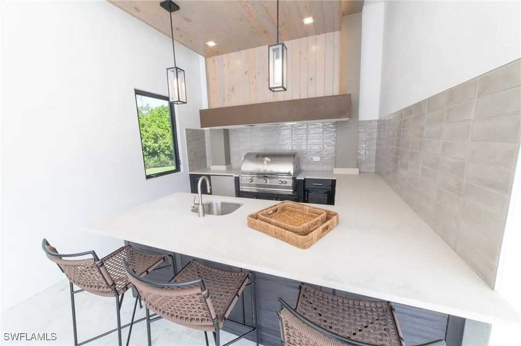 18 Caribbean Road Naples FL 34108