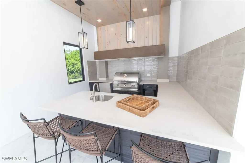 18 Caribbean Road Naples FL 34108