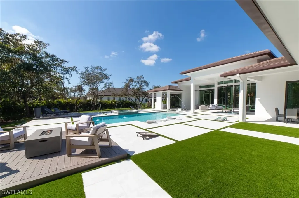 18 Caribbean Road Naples FL 34108