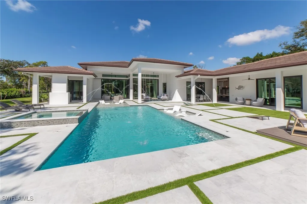 18 Caribbean Road Naples FL 34108