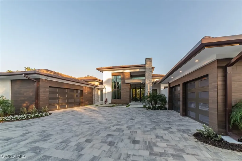 18 Caribbean Road Naples FL 34108