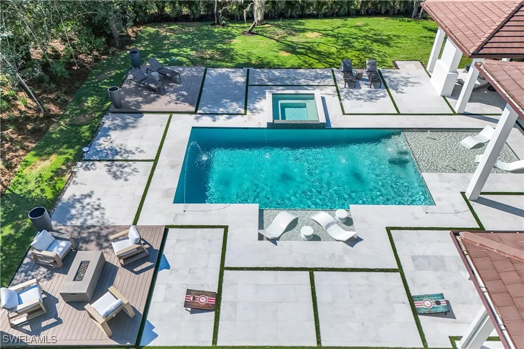 18 Caribbean Road Naples FL 34108