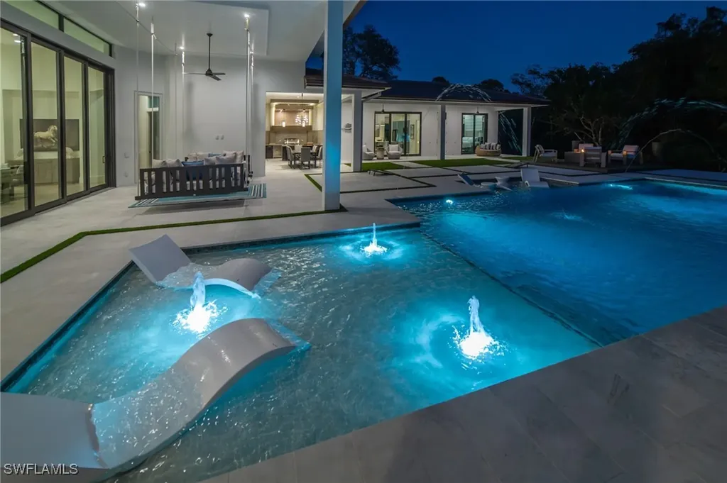 18 Caribbean Road Naples FL 34108