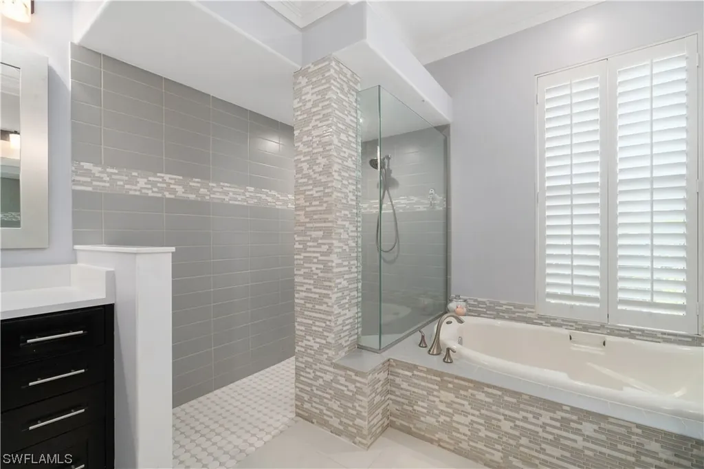 8117 Lowbank Drive Naples FL 34109