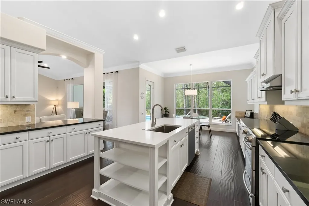 8117 Lowbank Drive Naples FL 34109