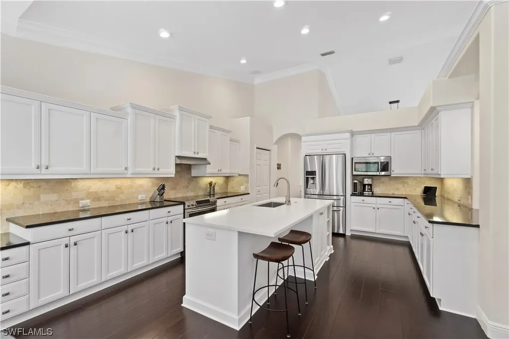 8117 Lowbank Drive Naples FL 34109