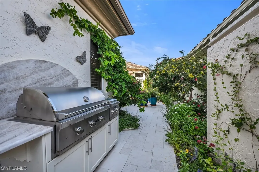 1036 Grand Isle Drive Naples FL 34108