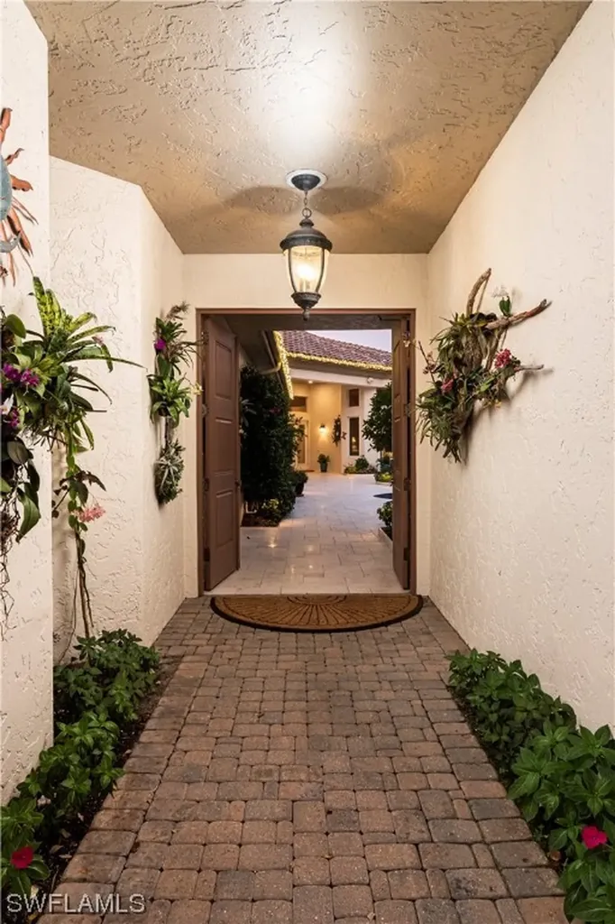 1036 Grand Isle Drive Naples FL 34108