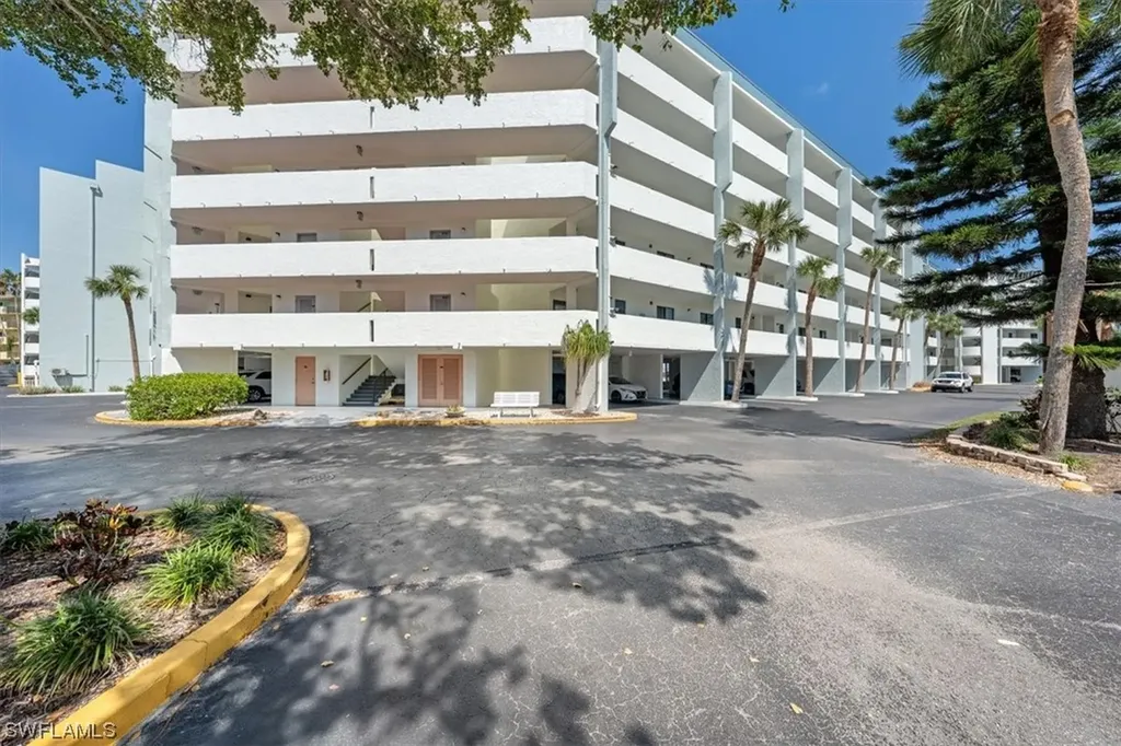 1085 Bald Eagle Drive Marco Island FL 34145