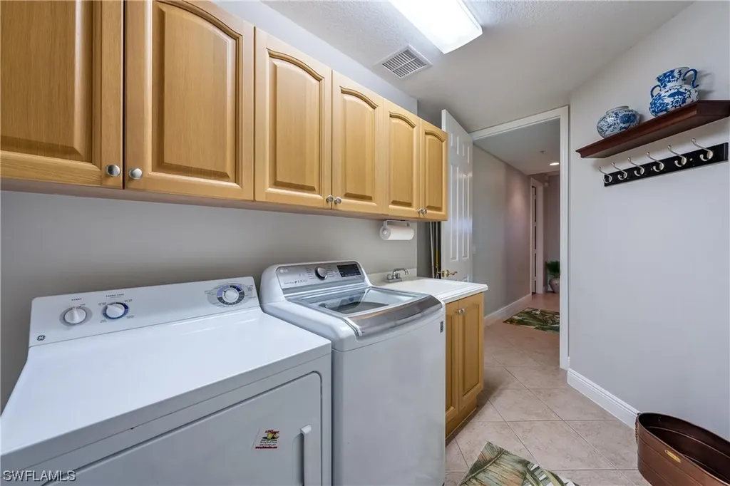 9231 Tesoro Lane Naples FL 34114