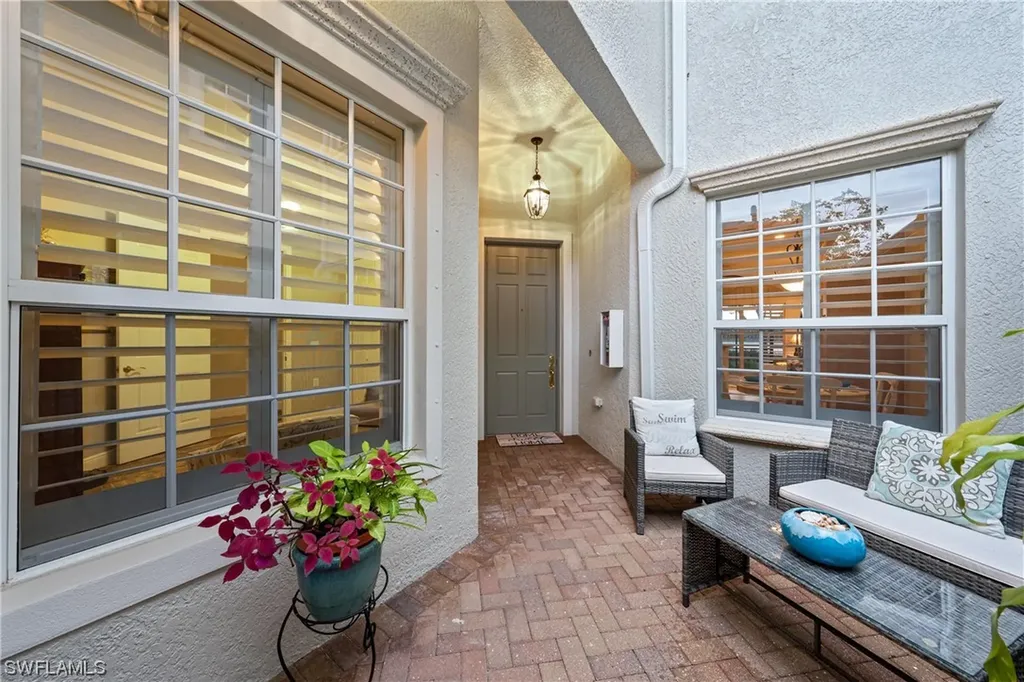 9231 Tesoro Lane Naples FL 34114