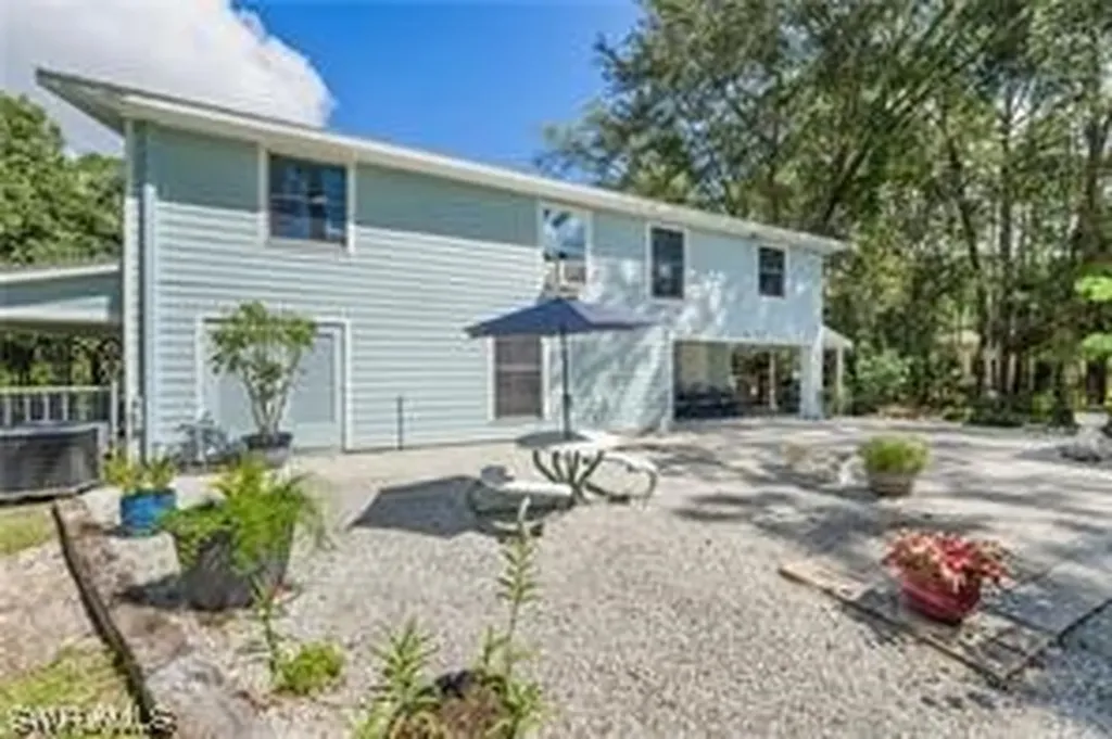 5860 Golden Oaks Lane Naples FL 34119