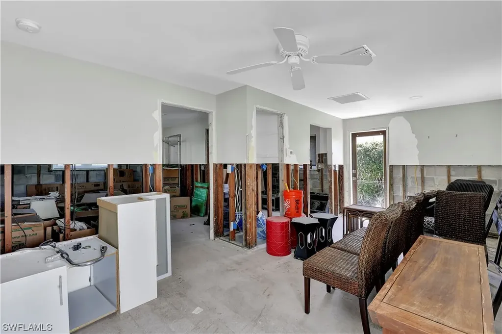 130 1st Avenue N Naples FL 34102