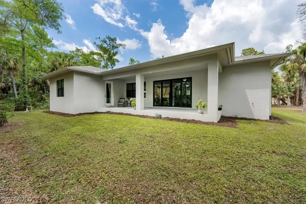 622 20th Avenue NW Naples FL 34120