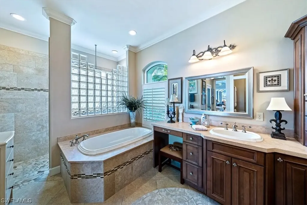 2039 Castle Garden Lane Naples FL 34110