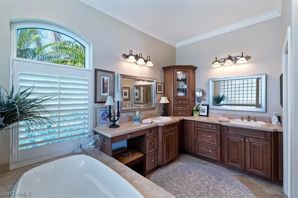 2039 Castle Garden Lane Naples FL 34110