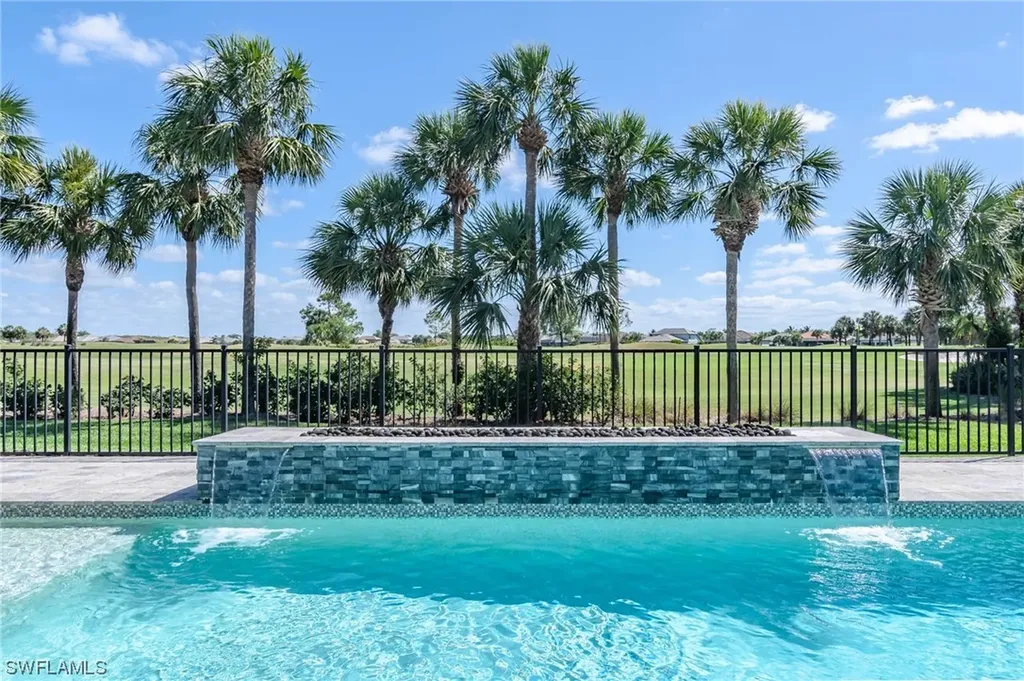 8985 Bahama Swallow Way Naples FL 34120