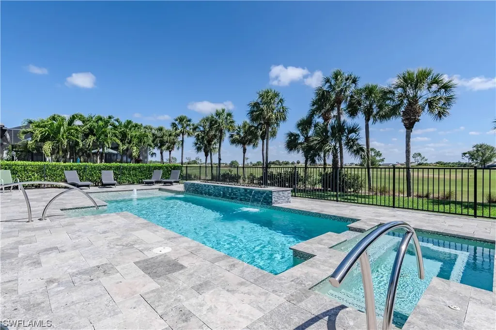 8985 Bahama Swallow Way Naples FL 34120