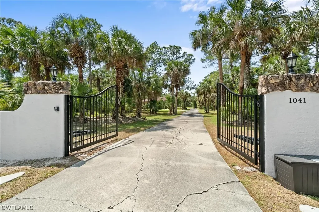 1041 29th Street SW Naples FL 34117