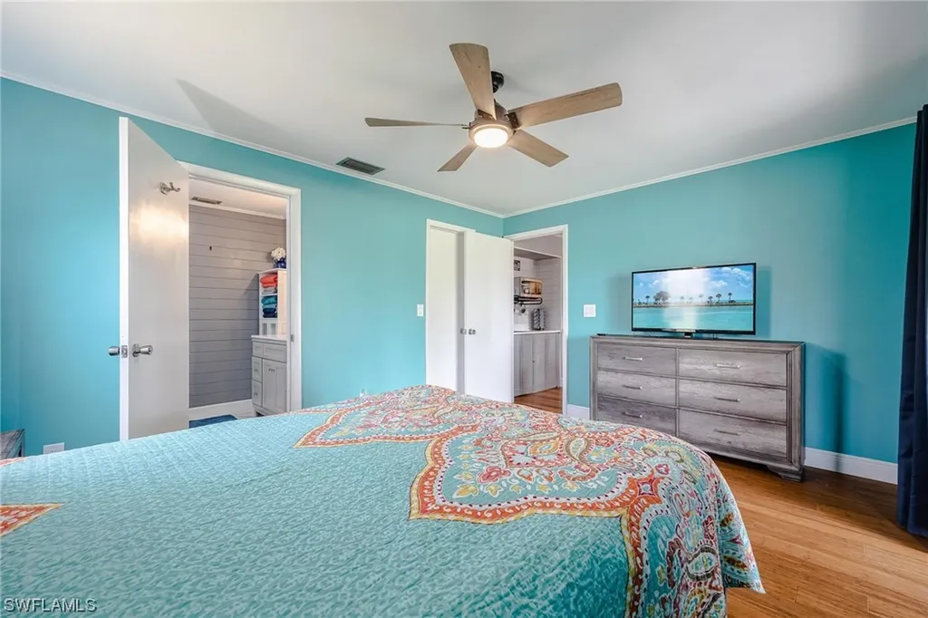 932 SE 4th Place Cape Coral FL 33990