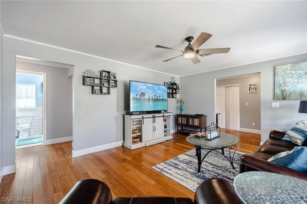 932 SE 4th Place Cape Coral FL 33990