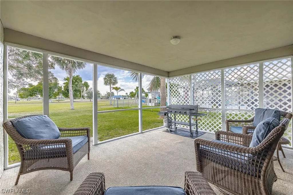 932 SE 4th Place Cape Coral FL 33990