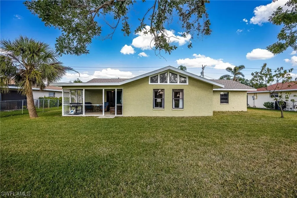 932 SE 4th Place Cape Coral FL 33990